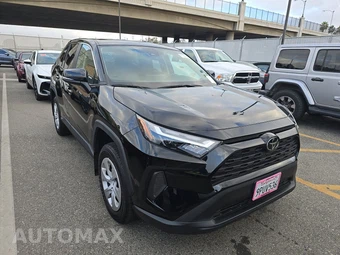 2024 Toyota RAV4 LE – miniatura 3