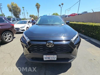 2024 Toyota RAV4 LE - miniatura 2