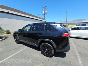 2024 Toyota RAV4 LE - miniatura 6