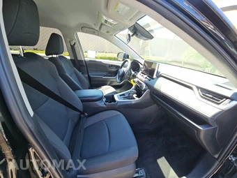 2024 Toyota RAV4 LE - miniatura 8