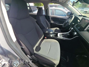 2024 Toyota RAV4 LE - miniatura 18