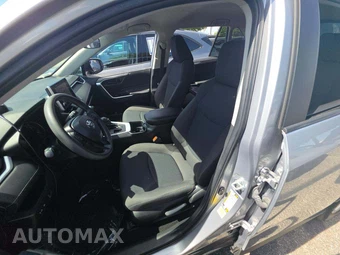2024 Toyota RAV4 LE - miniatura 6