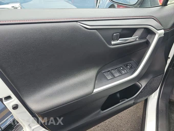 2024 Toyota RAV4 Prime XSE - miniatura 9