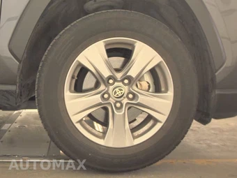 2024 Toyota RAV4 XLE - miniatura 10