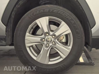 2024 Toyota RAV4 XLE - miniatura 10