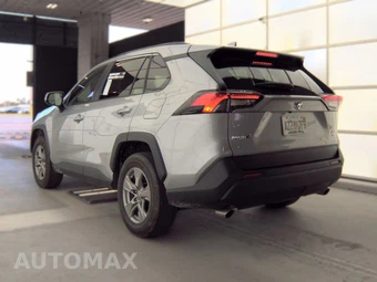 2024 Toyota RAV4 XLE - miniatura 8