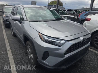 2024 Toyota RAV4 XLE - miniatura 3