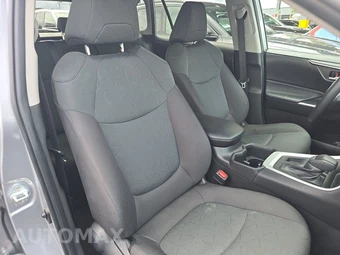2024 Toyota RAV4 XLE - miniatura 8