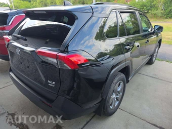 2024 Toyota RAV4 XLE – miniatura 3