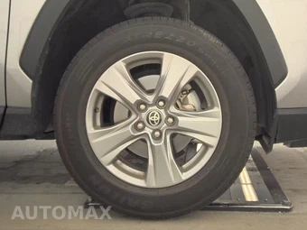 2024 Toyota RAV4 XLE - miniatura 10