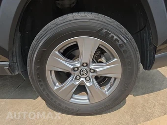 2024 Toyota RAV4 XLE - miniatura 11