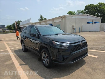 2024 Toyota RAV4 XLE - miniatura 3