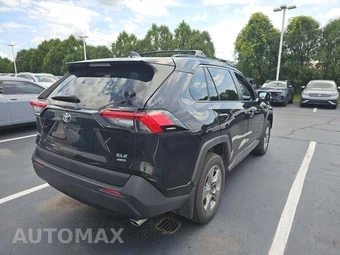 2024 Toyota RAV4 XLE - miniatura 3