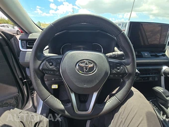 2024 Toyota RAV4 XLE - miniatura 16