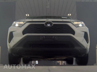 2024 Toyota RAV4 XLE - miniatura 3