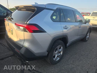 2024 Toyota RAV4 XLE – miniatura 4