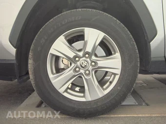 2024 Toyota RAV4 XLE - miniatura 9