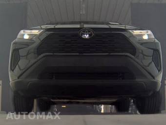 2024 Toyota RAV4 XLE – miniatura 3