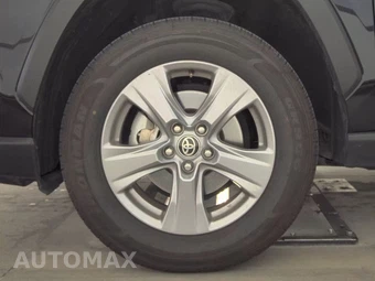 2024 Toyota RAV4 XLE – miniatura 9