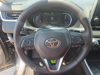 2024 Toyota RAV4 XLE - miniatura 16