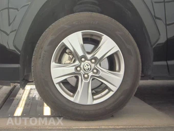 2024 Toyota RAV4 XLE - miniatura 9