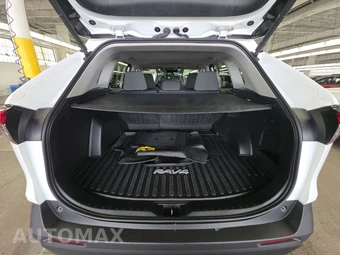 2024 Toyota RAV4 XLE - miniatura 16