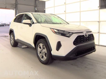 2024 Toyota RAV4 XLE - miniatura 3