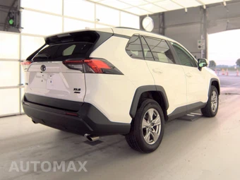 2024 Toyota RAV4 XLE - miniatura 4