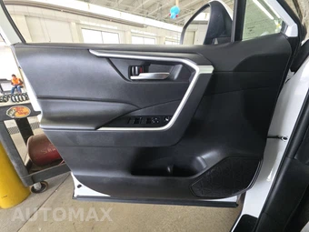 2024 Toyota RAV4 XLE - miniatura 9