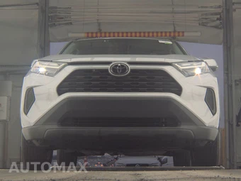 2024 Toyota RAV4 XLE - miniatura 3
