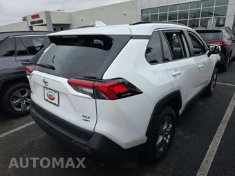 2024 Toyota RAV4 XLE - miniatura 3