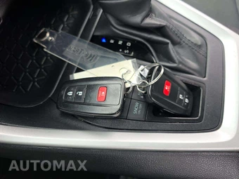 2024 Toyota RAV4 XLE - miniatura 8