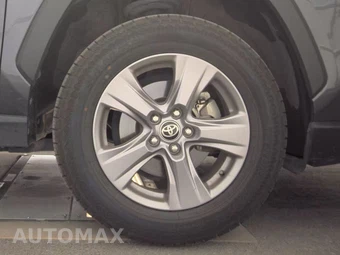 2024 Toyota RAV4 XLE - miniatura 10
