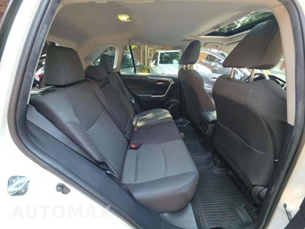 2024 Toyota RAV4 XLE - miniatura 16