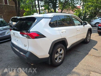 2024 Toyota RAV4 XLE - miniatura 3