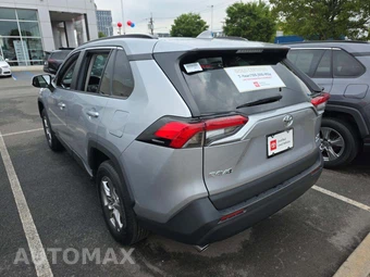 2024 Toyota RAV4 XLE - miniatura 2