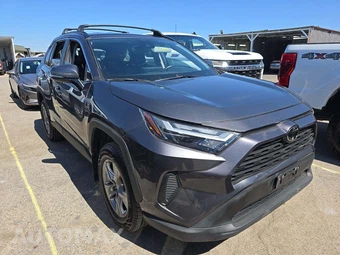 2024 Toyota RAV4 XLE - miniatura 4