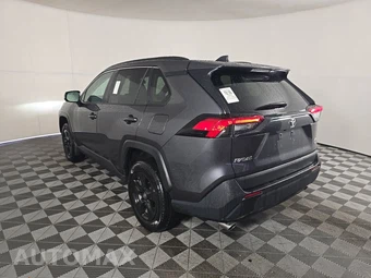 2024 Toyota RAV4 XLE - miniatura 6