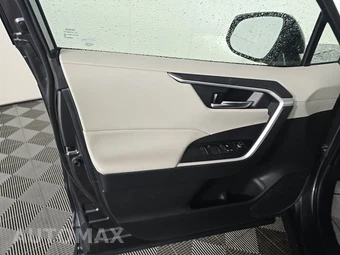 2024 Toyota RAV4 XLE - miniatura 9