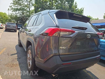 2024 Toyota RAV4 XLE - miniatura 2