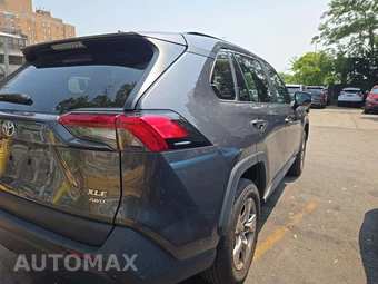 2024 Toyota RAV4 XLE - miniatura 3
