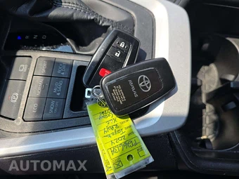 2024 Toyota RAV4 XLE - miniatura 8