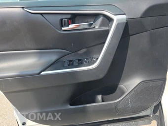 2024 Toyota RAV4 XLE - miniatura 15