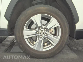 2024 Toyota RAV4 XLE - miniatura 10