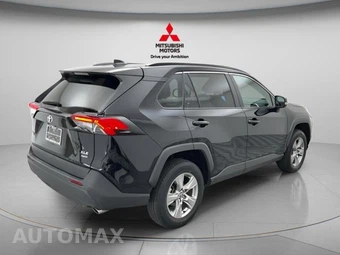 2024 Toyota RAV4 XLE - miniatura 3