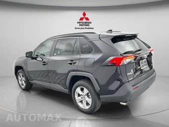 2024 Toyota RAV4 XLE - miniatura 4