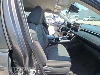 2024 Toyota RAV4 XLE - miniatura 18
