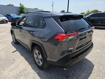 2024 Toyota RAV4 XLE - miniatura 2