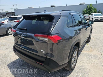 2024 Toyota RAV4 XLE - miniatura 3