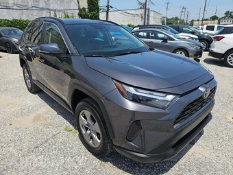 2024 Toyota RAV4 XLE - miniatura 4